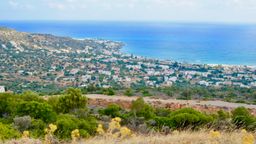 Find cheap flights to Greece