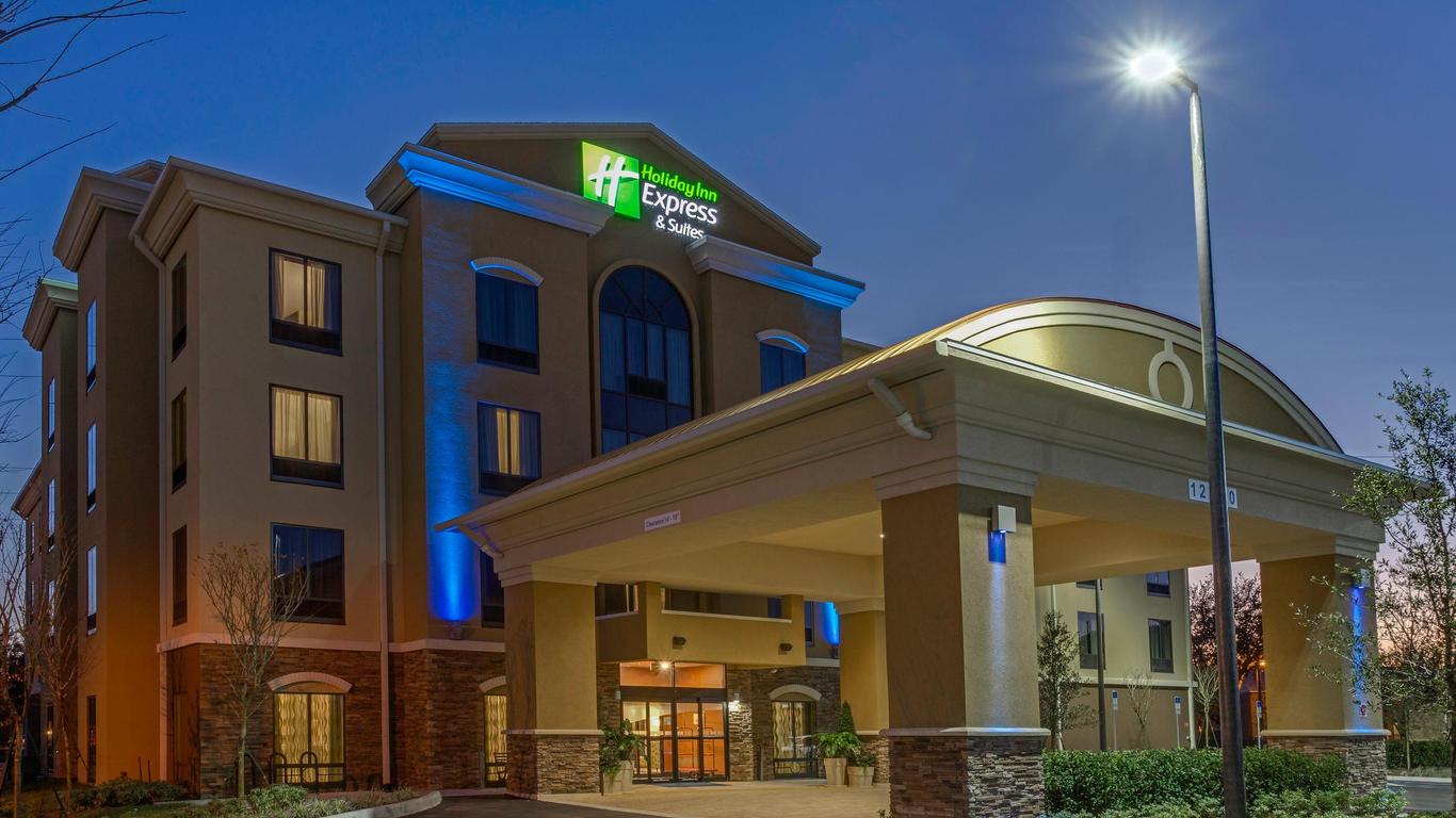 Holiday Inn Express & Suites Orlando East-Ucf Area