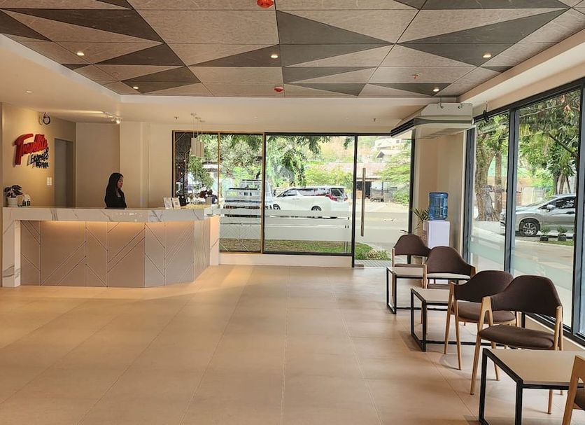 Front desk Photo