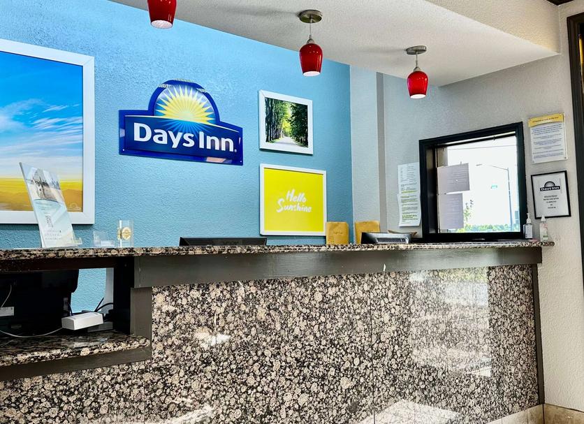 Front desk Photo