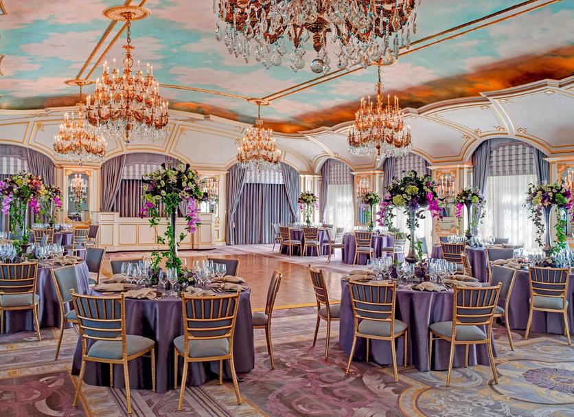 Banquet hall Photo