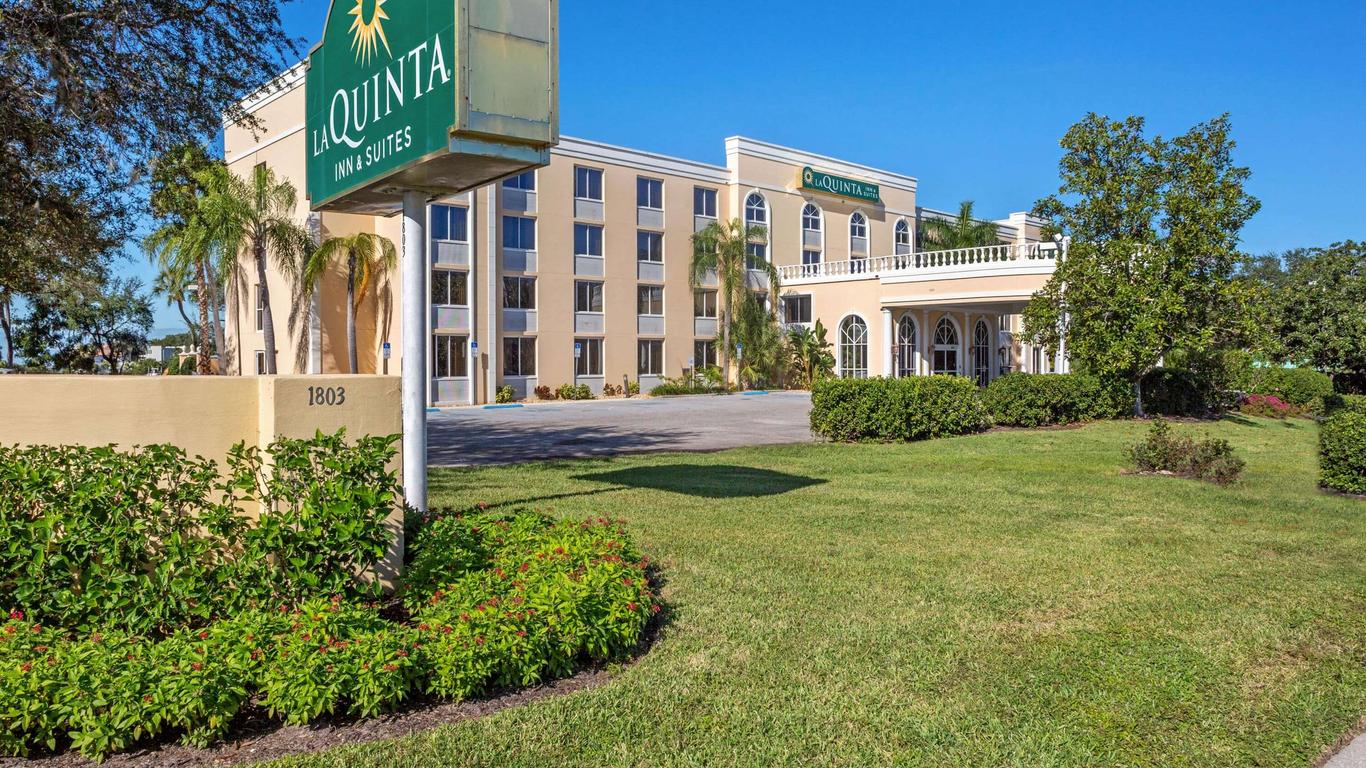 La Quinta Inn & Suites by Wyndham Sarasota Downtown