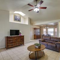 Convenient Las Cruces Home with Patio and Grill!