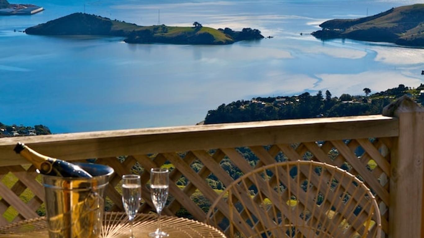 Larnach Lodge & Stable Stay