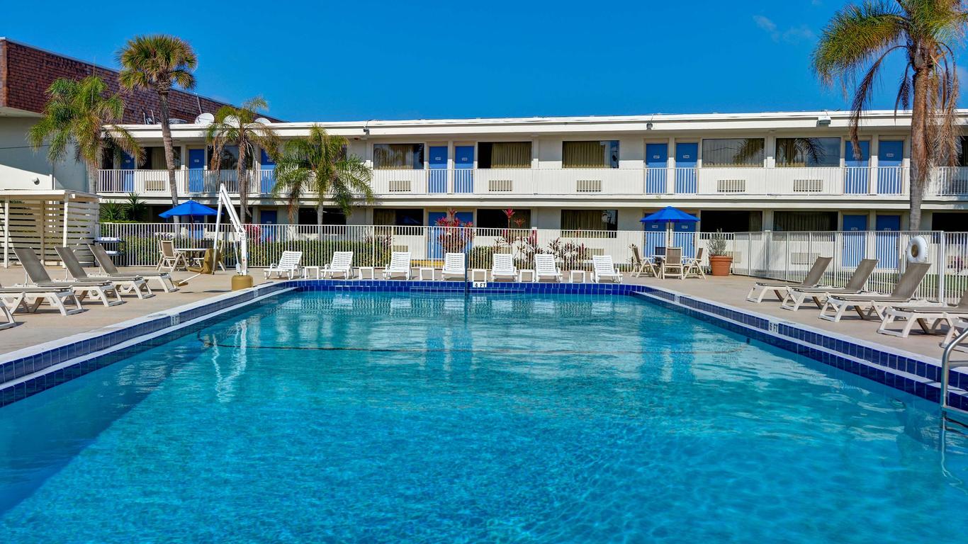 Motel 6 - Cocoa Beach, FL