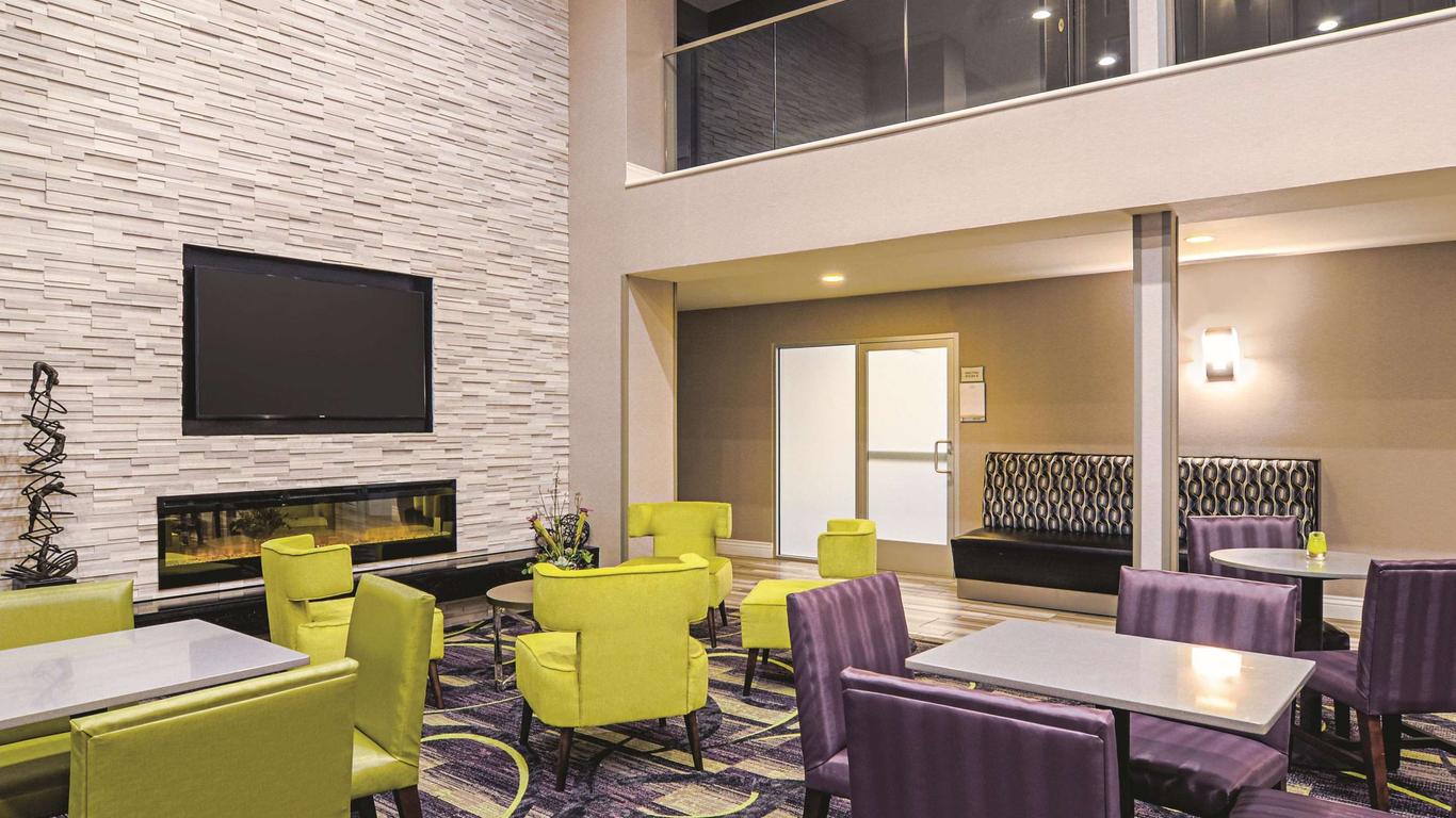 La Quinta Inn & Suites By Wyndham Denver Airport Dia