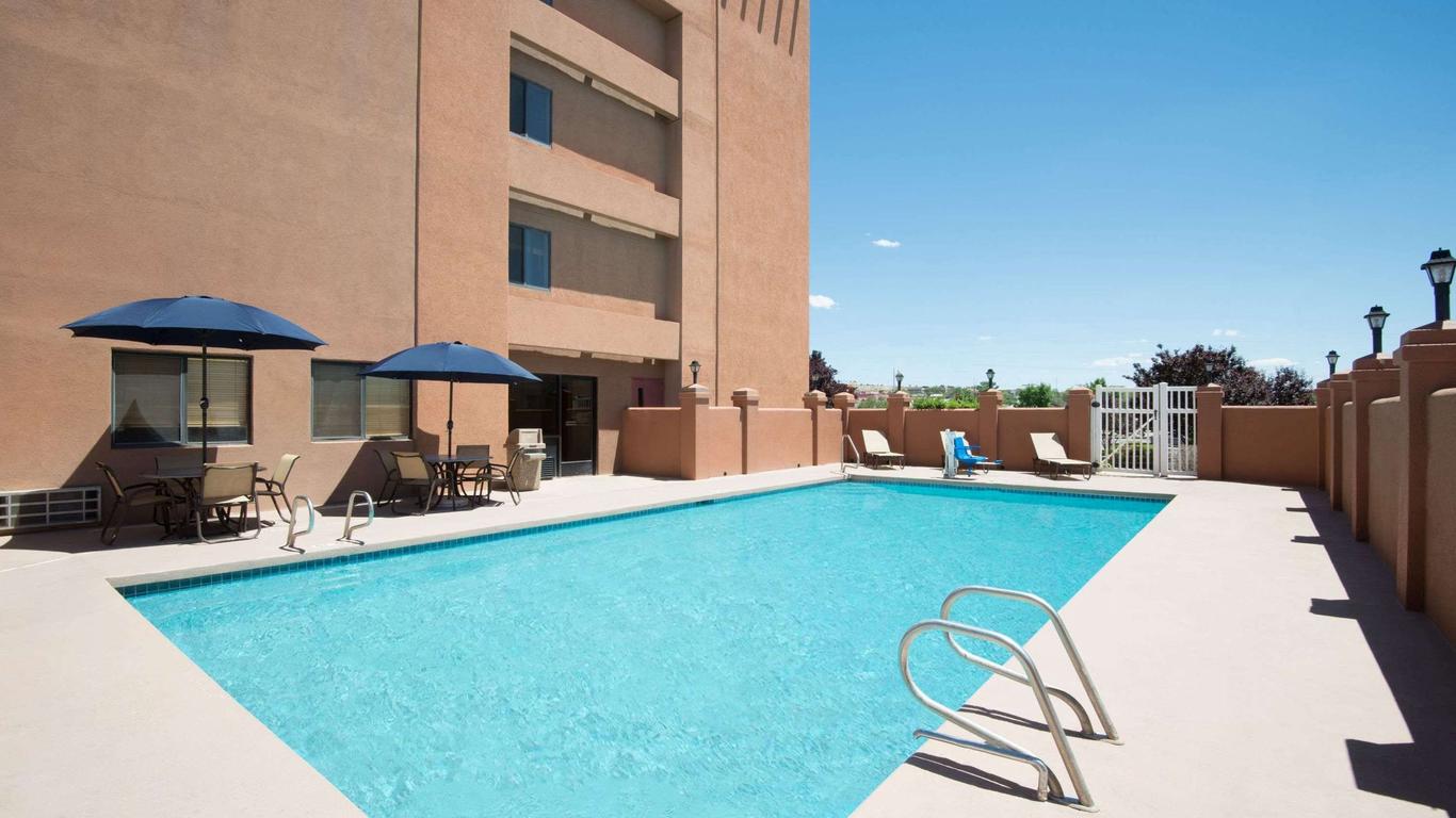 Hawthorn Suites by Wyndham Albuquerque