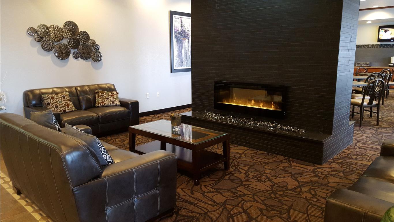 Expressway Suites Fargo